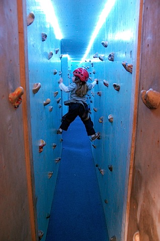 M in tunnel