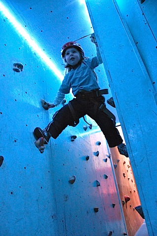 Meera in tunnel 2