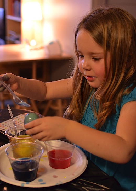 egg decorating '13 5