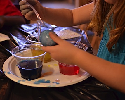 egg decorating '13 8