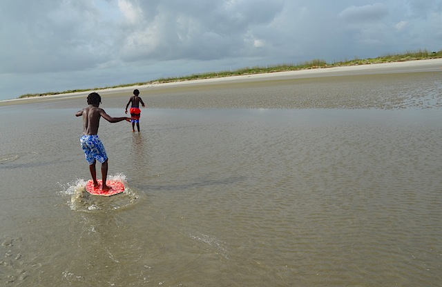 skimboarding 2
